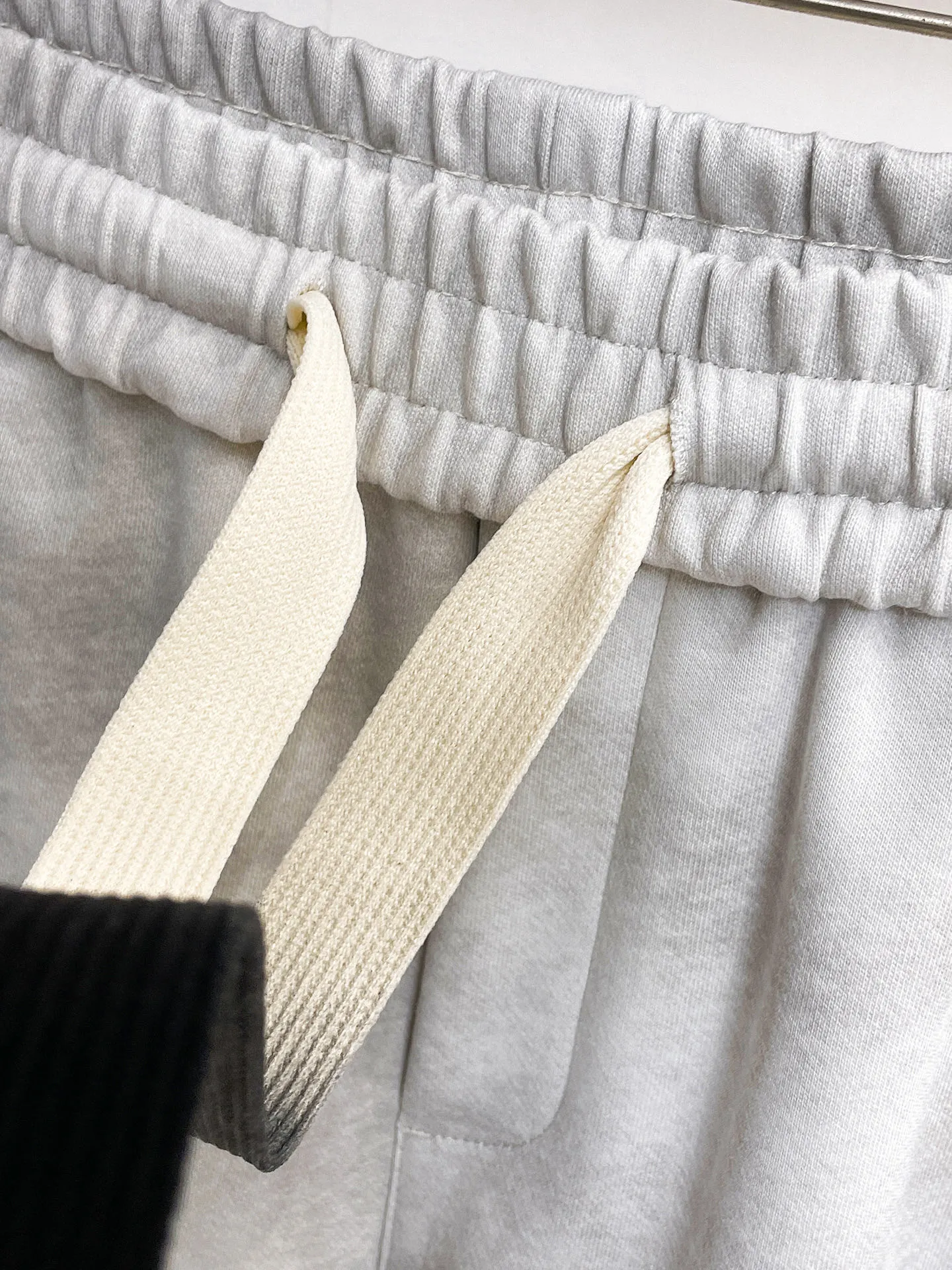 Balenciaga 🆕2026 Autumn and Winter New Arrival Casual Pants! The official website will be released simultaneously. Brand Classic LOGO casual pants, customized fabrics, excellent comfort and strong touch. Highly recognisable, perfect appearance and craftsmanship. Size:M-3XL